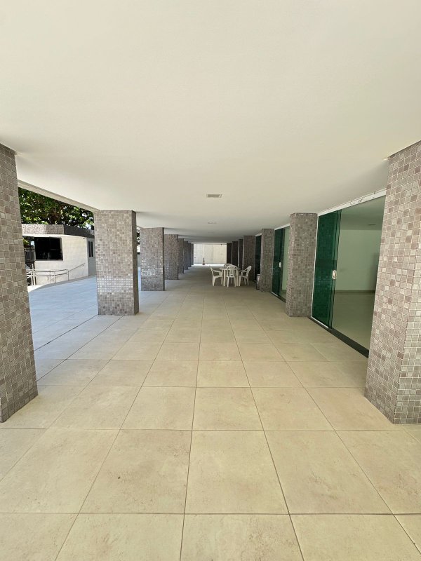 Apartamento à venda com 3 quartos sendo uma suíte, 150m² área útil por R$ 800.000,00 Rua Setúbal Recife - 
