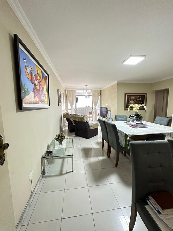Apartamento à venda com 3 quartos sendo uma suíte, 150m² área útil por R$ 800.000,00 Rua Setúbal Recife - 