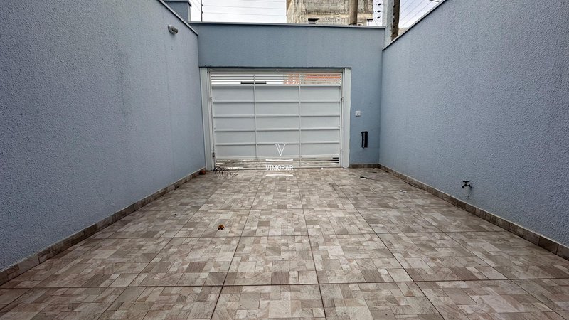 Sobrado 3 dormitórios sendo 1 suíte + 6 vagas de garagem - Guarulhos - 