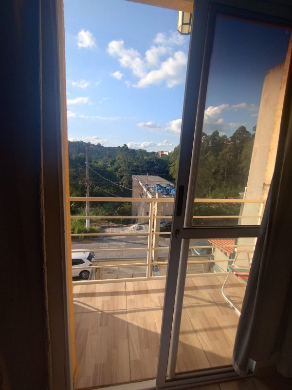 BELISSIMO SOBRADO NO RESIDENCIAL SANTO ANTONIO - Franco da Rocha - 