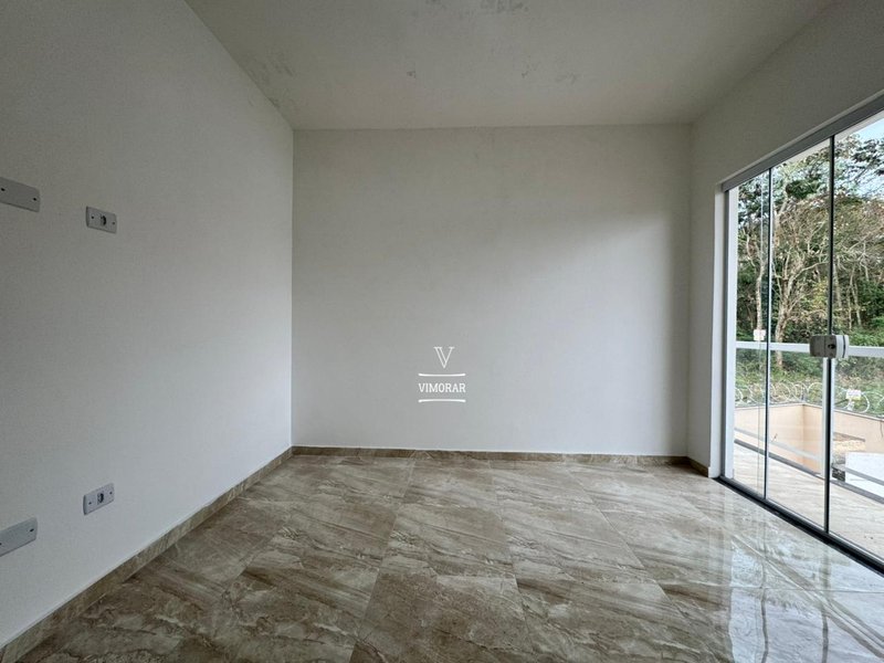 Sobrado 3 dormit&oacute;rios sendo 1 su&iacute;te + 2 vagas de garagem  Guarulhos - 