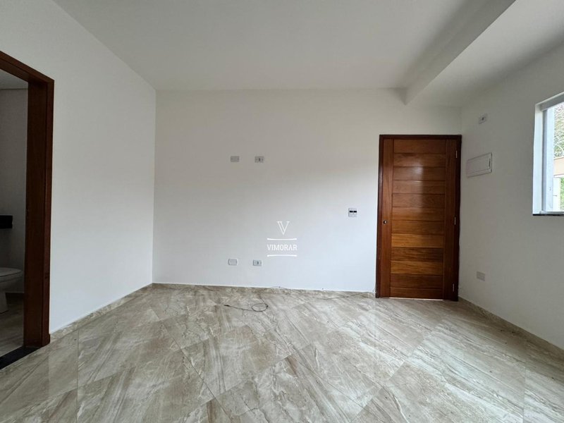 Sobrado 3 dormit&oacute;rios sendo 1 su&iacute;te + 2 vagas de garagem  Guarulhos - 