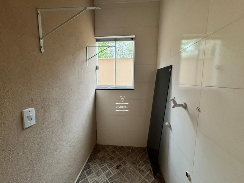 Sobrado 3 dormit&oacute;rios sendo 1 su&iacute;te + 2 vagas de garagem  Guarulhos - 