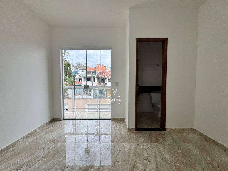 Sobrado 3 dormit&oacute;rios sendo 1 su&iacute;te + 2 vagas de garagem  Guarulhos - 