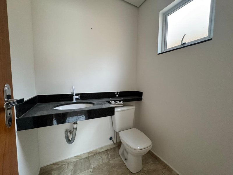 Sobrado 3 dormit&oacute;rios sendo 1 su&iacute;te + 2 vagas de garagem  Guarulhos - 