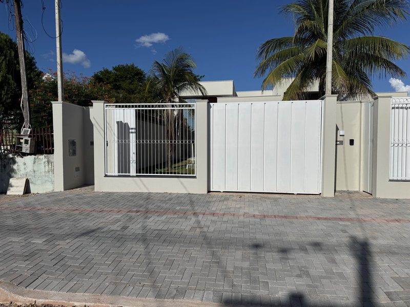 Casa á venda no Jardim Imperial RUA DAS MARGARIDAS  Sinop - 
