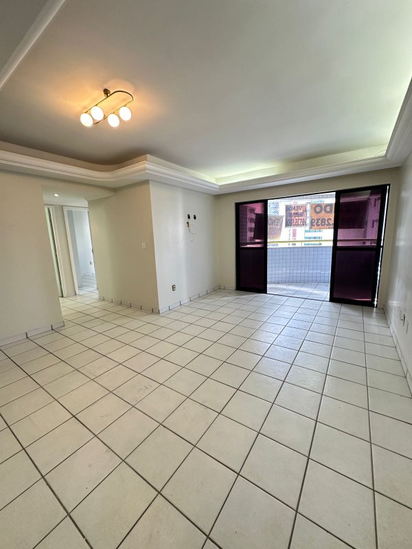 Apartamento à venda com 3 quartos sendo uma suíte, 98m² área útil por R$ 500.000,00 Rua General Luís Mallet Recife - 