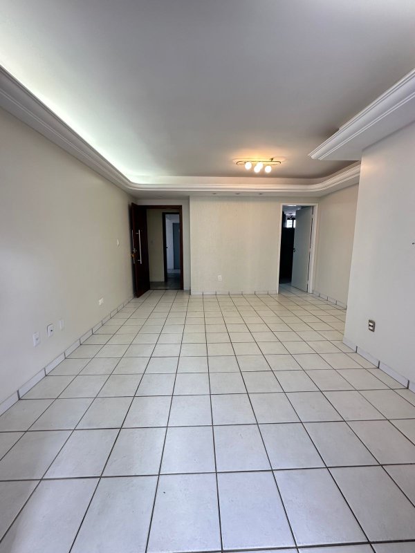 Apartamento à venda com 3 quartos sendo uma suíte, 98m² área útil por R$ 500.000,00 Rua General Luís Mallet Recife - 
