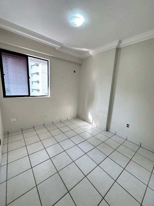 Apartamento à venda com 3 quartos sendo uma suíte, 98m² área útil por R$ 500.000,00 Rua General Luís Mallet Recife - 