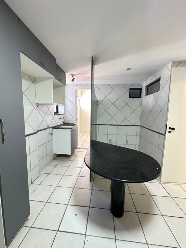 Apartamento à venda com 3 quartos sendo uma suíte, 98m² área útil por R$ 500.000,00 Rua General Luís Mallet Recife - 