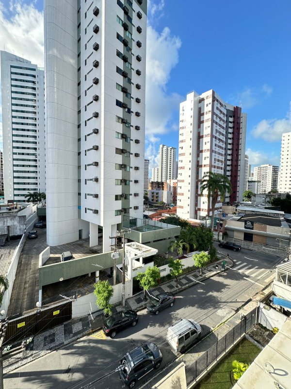 Apartamento à venda com 3 quartos sendo uma suíte, 98m² área útil por R$ 500.000,00 Rua General Luís Mallet Recife - 