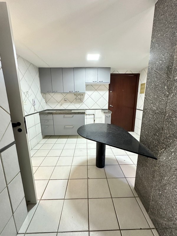 Apartamento à venda com 3 quartos sendo uma suíte, 98m² área útil por R$ 500.000,00 Rua General Luís Mallet Recife - 