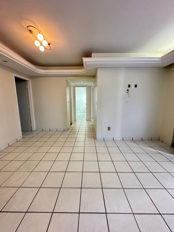 Apartamento à venda com 3 quartos sendo uma suíte, 98m² área útil por R$ 500.000,00 Rua General Luís Mallet Recife - 