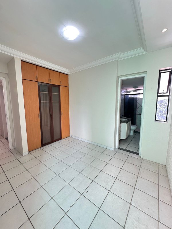 Apartamento à venda com 3 quartos sendo uma suíte, 98m² área útil por R$ 500.000,00 Rua General Luís Mallet Recife - 