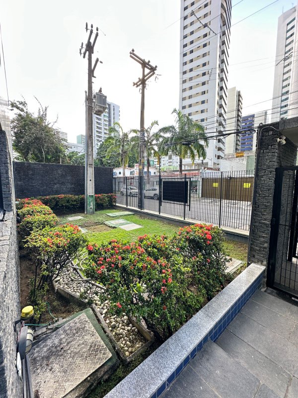 Apartamento à venda com 3 quartos sendo uma suíte, 98m² área útil por R$ 500.000,00 Rua General Luís Mallet Recife - 