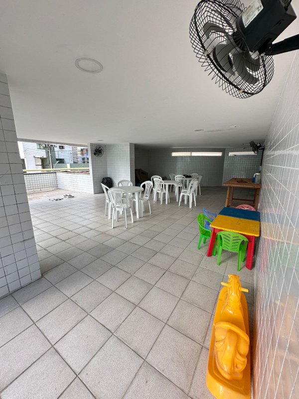 Apartamento à venda com 3 quartos sendo uma suíte, 98m² área útil por R$ 500.000,00 Rua General Luís Mallet Recife - 