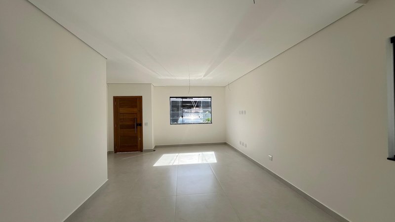 Sobrado 3 suítes + 2 vagas de garagem - São Paulo - 