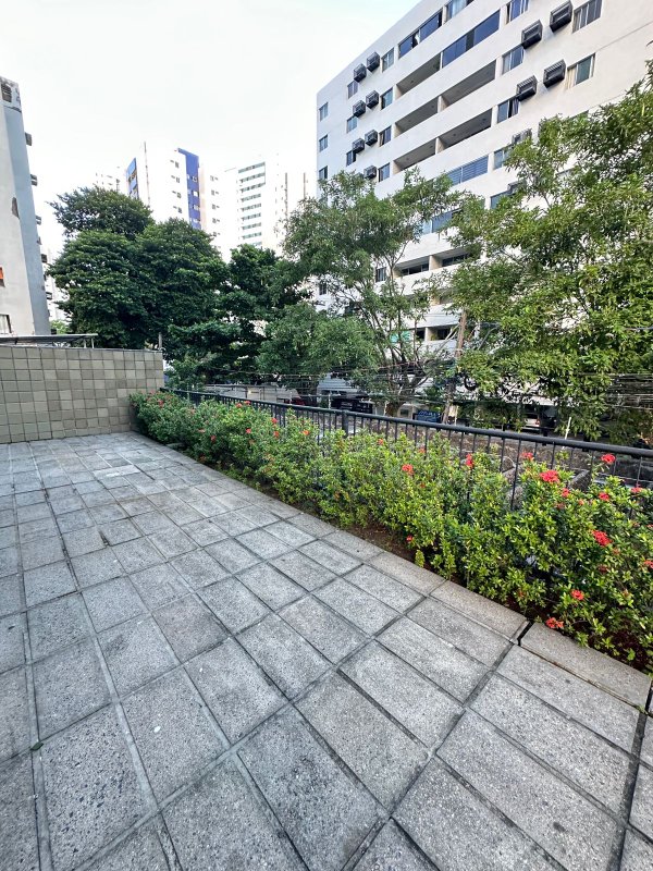 Apartamento à venda com 3 quartos sendo uma suíte, 98m² área útil por R$ 600.000,00 Rua Tenente Domingos de Brito Recife - 