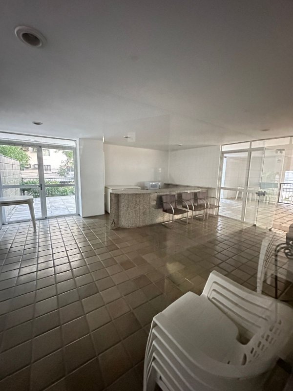 Apartamento à venda com 3 quartos sendo uma suíte, 98m² área útil por R$ 600.000,00 Rua Tenente Domingos de Brito Recife - 