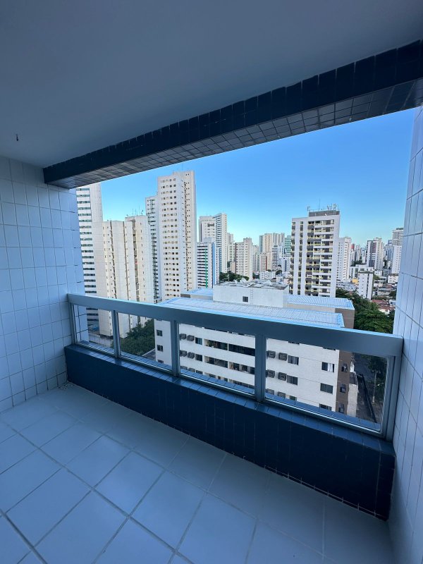 Apartamento à venda com 3 quartos sendo uma suíte, 98m² área útil por R$ 600.000,00 Rua Tenente Domingos de Brito Recife - 