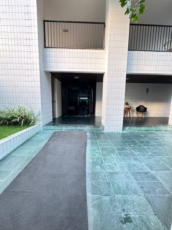 Apartamento à venda com 3 quartos sendo uma suíte, 98m² área útil por R$ 600.000,00 Rua Tenente Domingos de Brito Recife - 