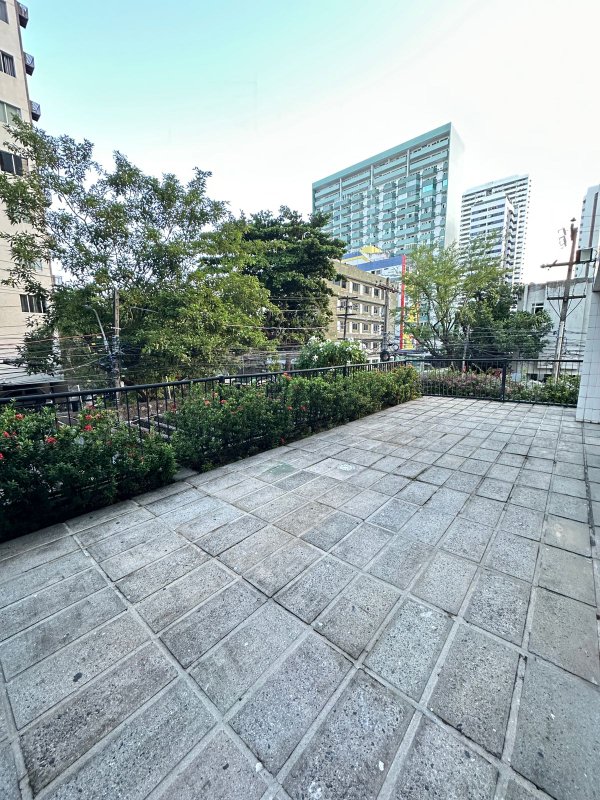 Apartamento à venda com 3 quartos sendo uma suíte, 98m² área útil por R$ 600.000,00 Rua Tenente Domingos de Brito Recife - 