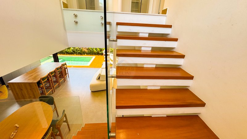 Casa Exclusiva em Condomínio na Praia de Juquehy - À VENDA - São Sebastião - 