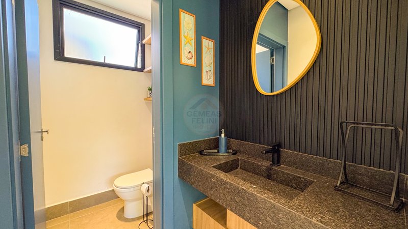 Casa Exclusiva em Condomínio na Praia de Juquehy - À VENDA - São Sebastião - 