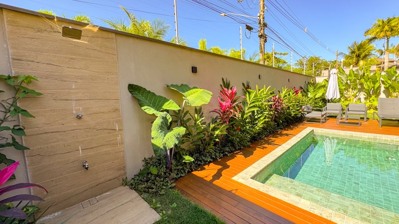 Casa Exclusiva em Condomínio na Praia de Juquehy - À VENDA - São Sebastião - 