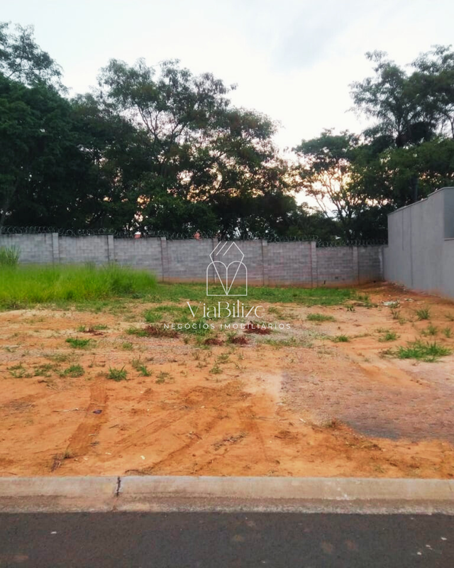 Terreno à venda no Condômino Residencial Mont Serrat Rua Ariovaldo Silveira Franco Mogi Mirim - 