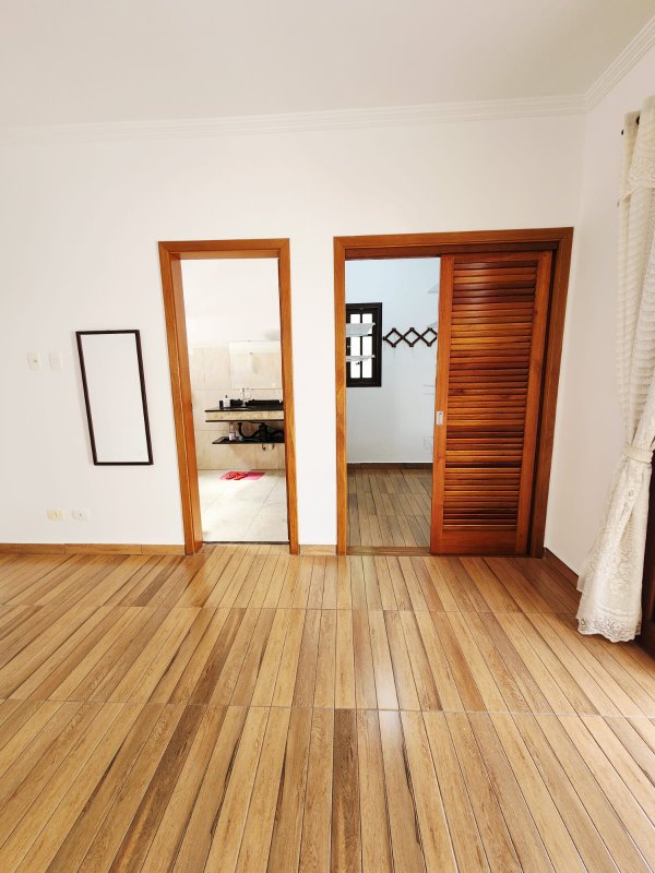 Casa para locação em condomínio Rua Sabiá Santana de Parnaíba - 