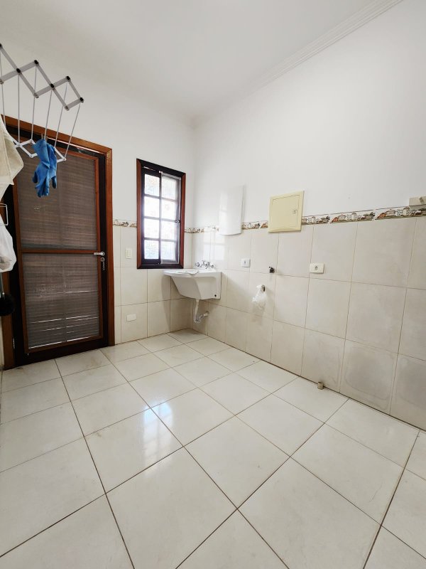 Casa para locação em condomínio Rua Sabiá Santana de Parnaíba - 