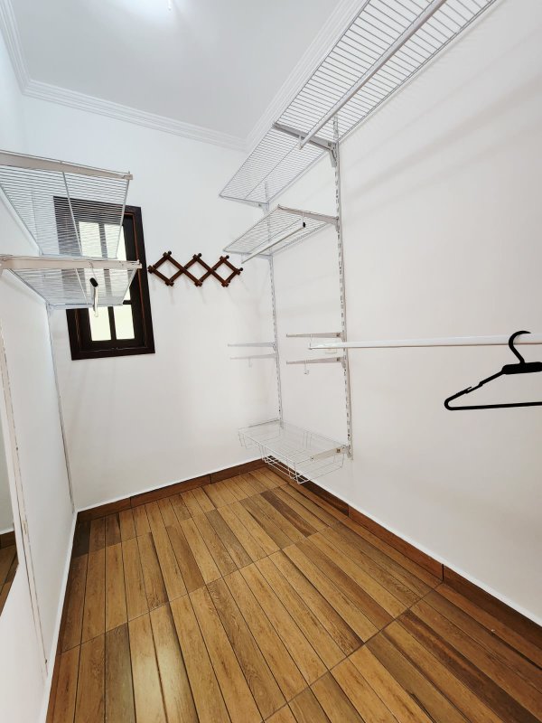 Casa para locação em condomínio Rua Sabiá Santana de Parnaíba - 