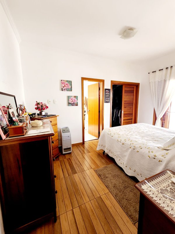 Casa para locação em condomínio Rua Sabiá Santana de Parnaíba - 