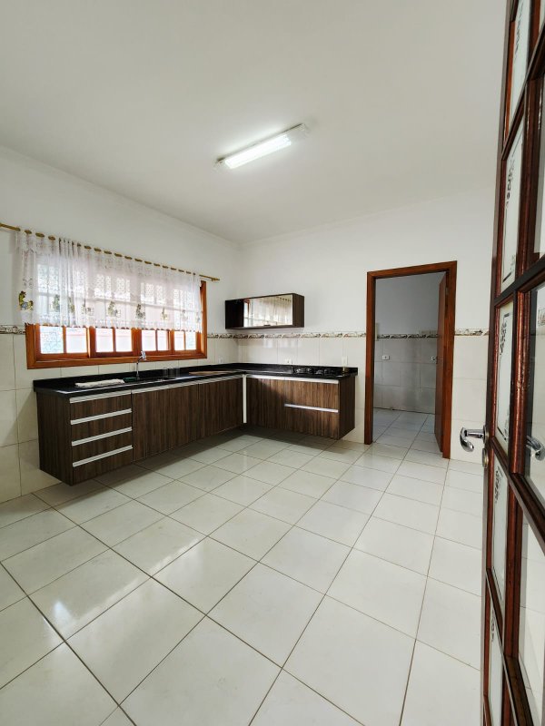 Casa para locação em condomínio Rua Sabiá Santana de Parnaíba - 