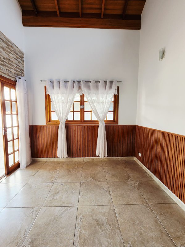 Casa para locação em condomínio Rua Sabiá Santana de Parnaíba - 