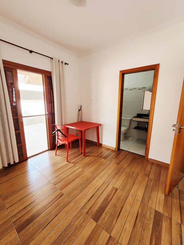 Casa para locação em condomínio Rua Sabiá Santana de Parnaíba - 