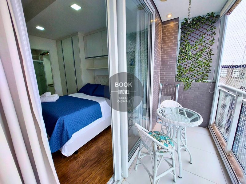 Apartamento encantador com vista mar em condomínio na orla! Avenida Presidente Wilson Santos - 