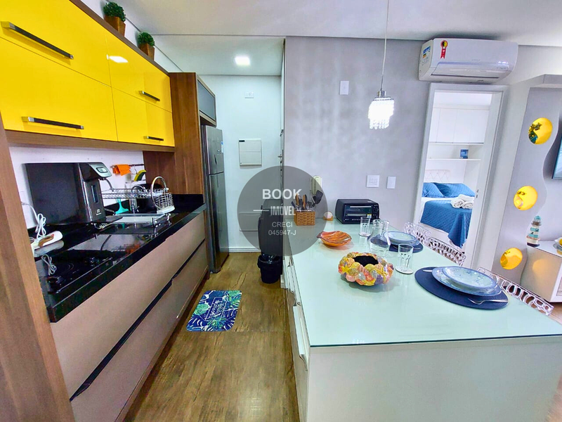 Apartamento encantador com vista mar em condomínio na orla! Avenida Presidente Wilson Santos - 