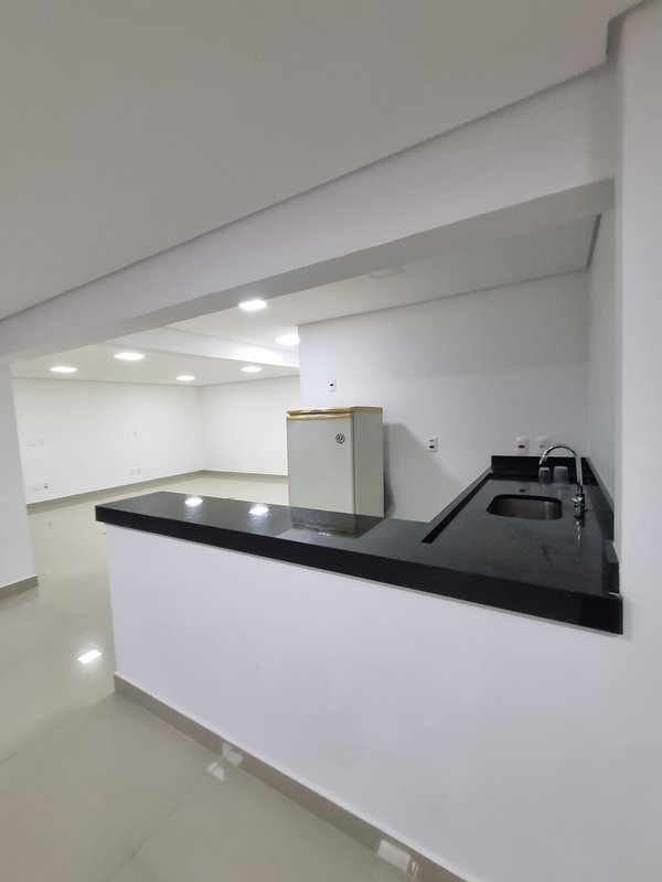ALUGA-SE GALPÃO NOVO - AR CONDICIONADO CENTRAL - SALÃO CENTRAL GRANDE - 845M2 - MOEMA Avenida Divino Salvador São Paulo - 