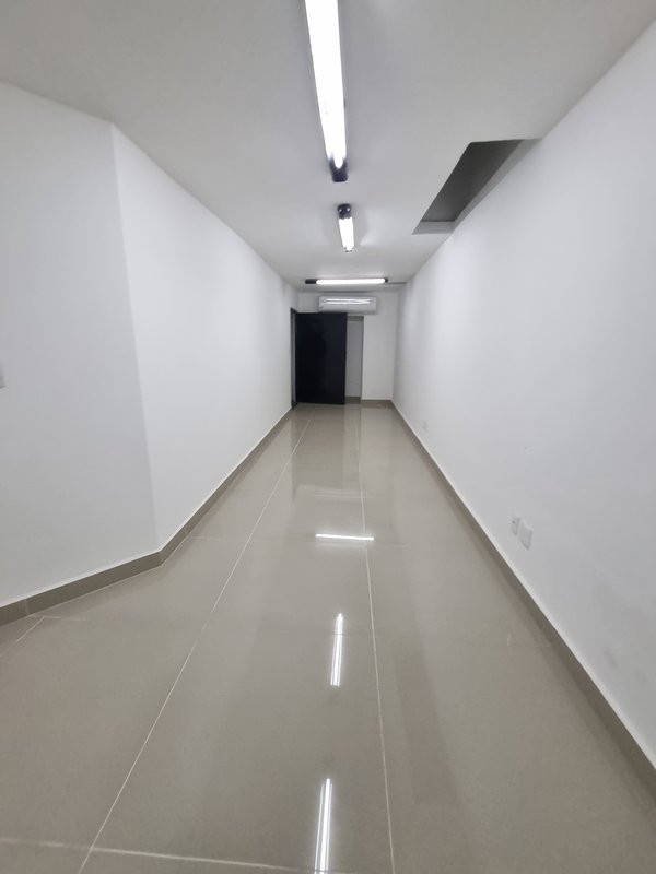 ALUGA-SE GALPÃO NOVO - AR CONDICIONADO CENTRAL - SALÃO CENTRAL GRANDE - 845M2 - MOEMA Avenida Divino Salvador São Paulo - 