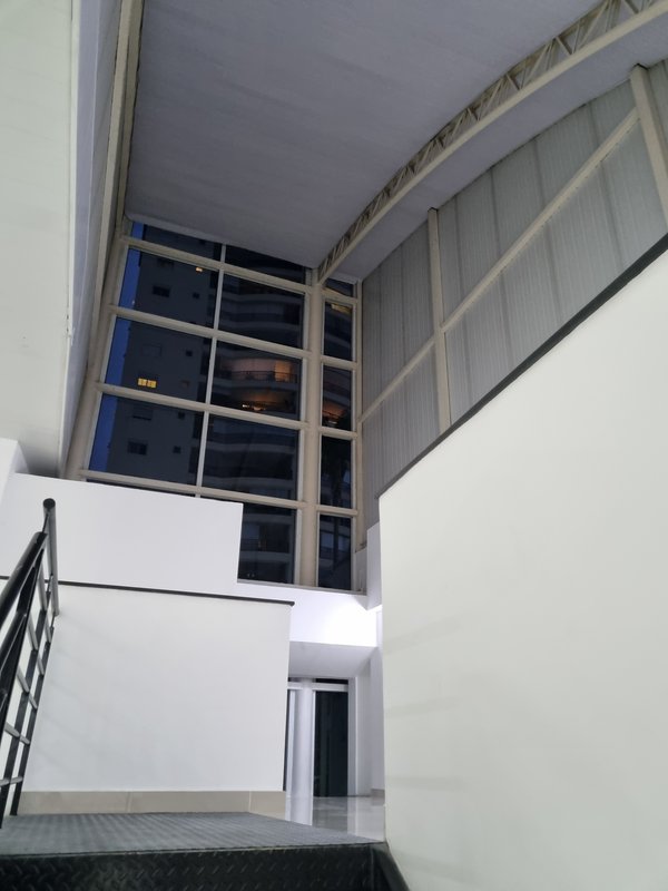 ALUGA-SE GALPÃO NOVO - AR CONDICIONADO CENTRAL - SALÃO CENTRAL GRANDE - 845M2 - MOEMA Avenida Divino Salvador São Paulo - 