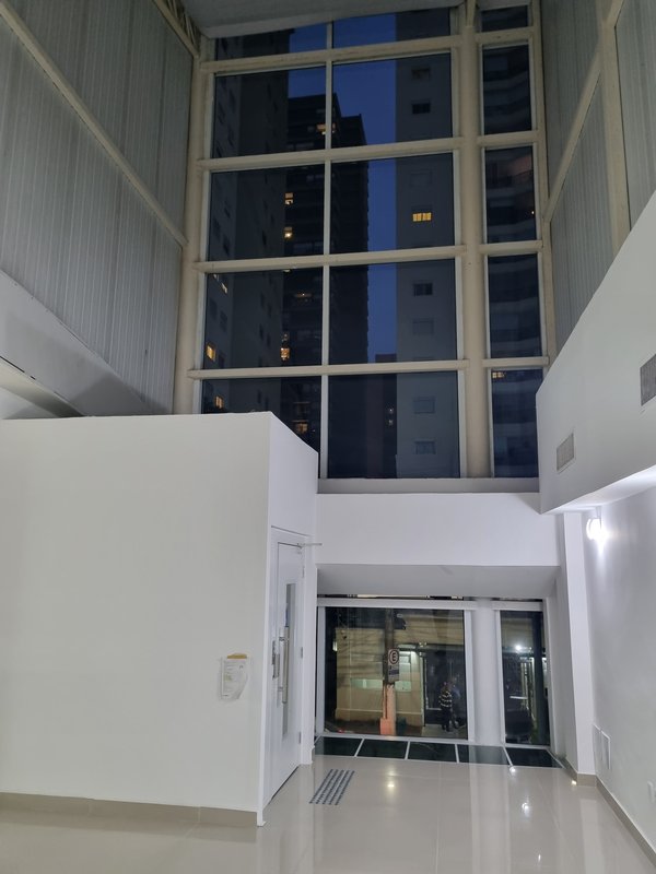 ALUGA-SE GALPÃO NOVO - AR CONDICIONADO CENTRAL - SALÃO CENTRAL GRANDE - 845M2 - MOEMA Avenida Divino Salvador São Paulo - 