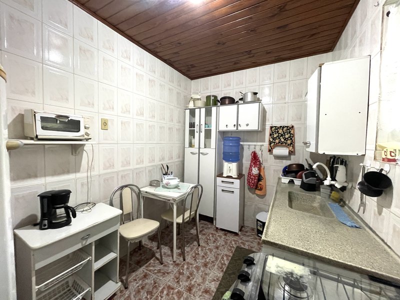 Alugando casa no Centro de Guapimirim por R$ 1.500 + seguro fiança Rua Itamirim Guapimirim - 