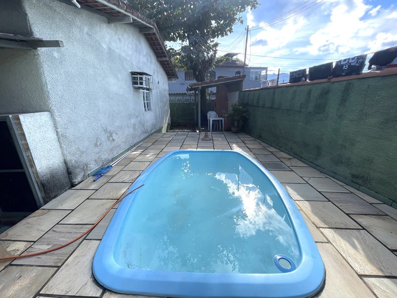 Alugando casa no Centro de Guapimirim por R$ 1.500 + seguro fiança Rua Itamirim Guapimirim - 