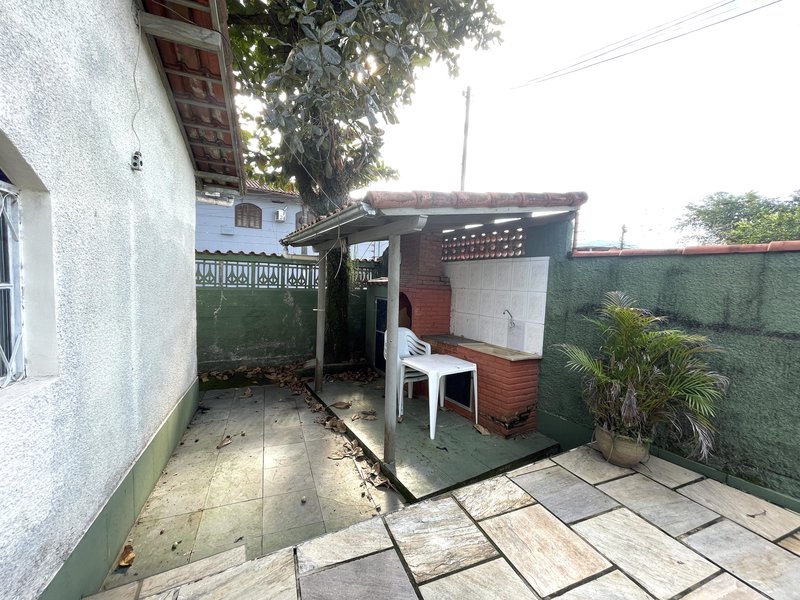 Alugando casa no Centro de Guapimirim por R$ 1.500 + seguro fiança Rua Itamirim Guapimirim - 