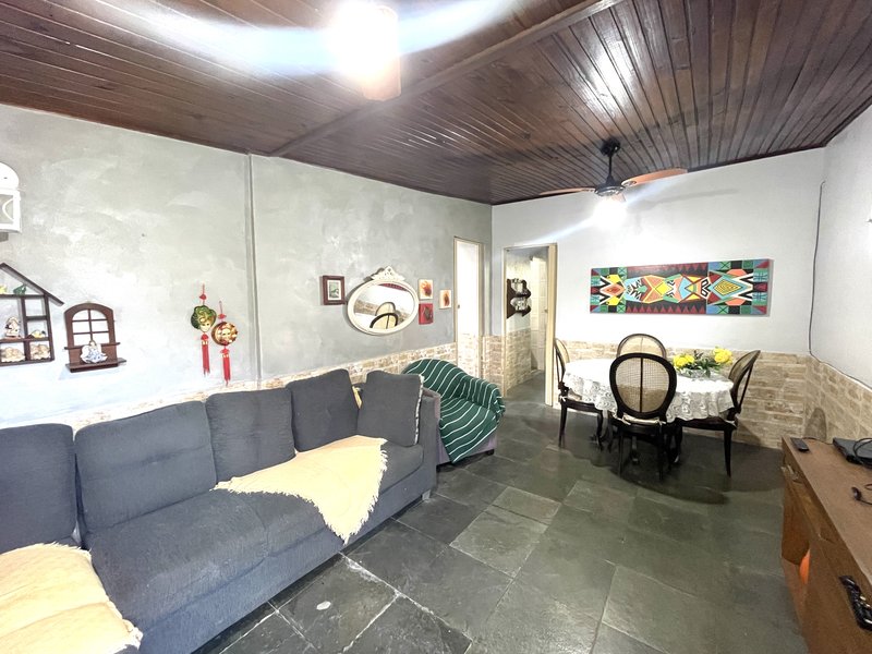 Alugando casa no Centro de Guapimirim por R$ 1.500 + seguro fiança Rua Itamirim Guapimirim - 