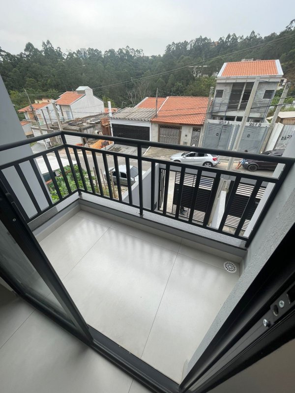 CASA LINDA NO RESIDENCIAL SANTO ANTONIO - Franco da Rocha - 