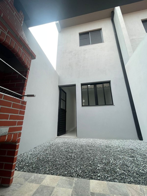 CASA LINDA NO RESIDENCIAL SANTO ANTONIO - Franco da Rocha - 
