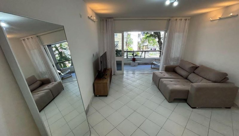 APARTAMENTO 3 QUARTOS SUÍTE VARANDA NASCENTE GARAGEM QUADRA ACADEMIA À VENDA NA GRAÇA Rua Oito de Dezembro Salvador - 